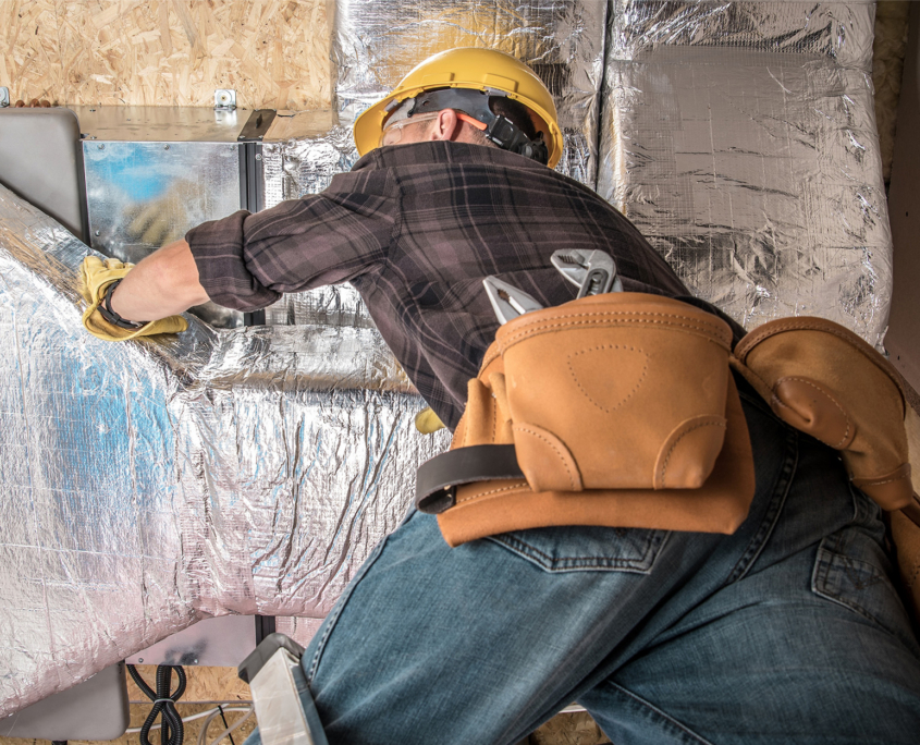 Hvac Professional Insulating Ductwork